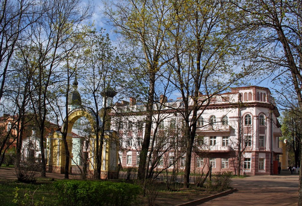 Бывшая гостиница "Москва" перекрёсток улиц К.Либкнехта и Пионерской. (2), Великие Луки