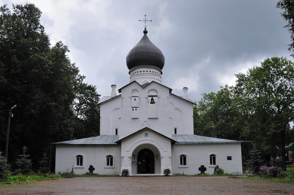 Свято-Державный Димитриевский собор в крепости города Гдова, Гдов