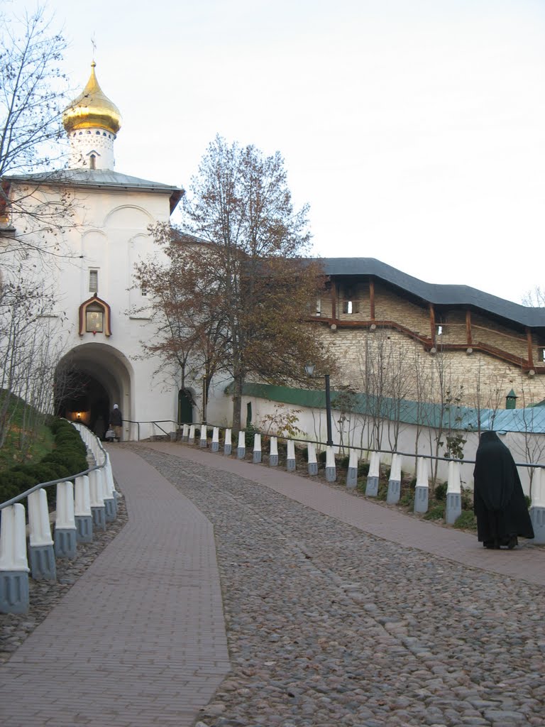 Псково-Печерский монастырь, "кровавый путь".., Печоры
