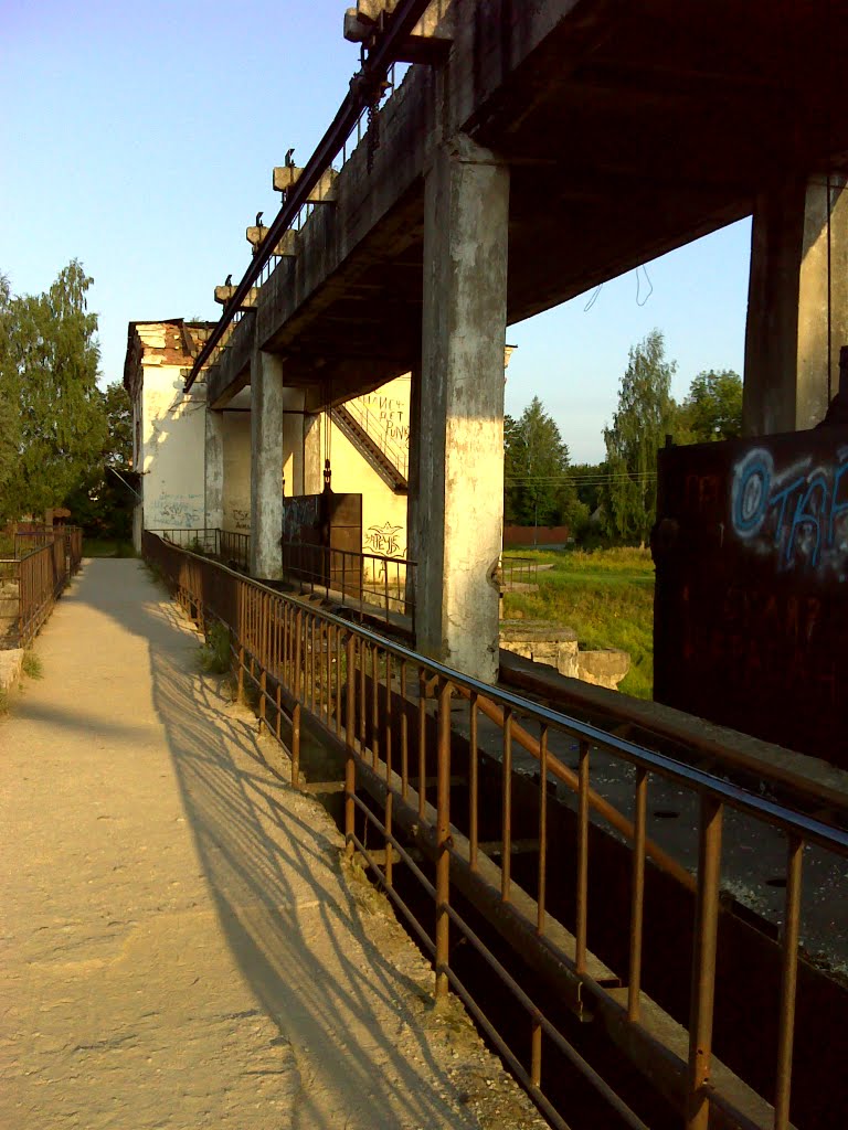 Пешеходная дорога через ГЭС, Порхов