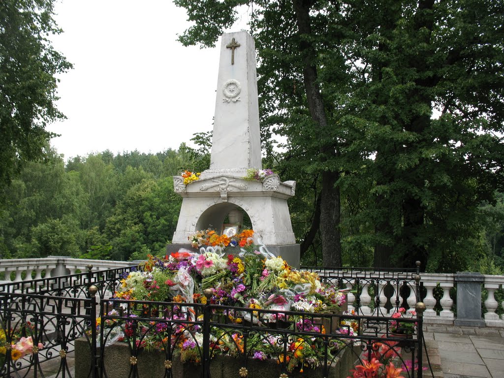 Святогорский монастырь, памятник на могиле А.С.Пушкина, Пушкинские Горы