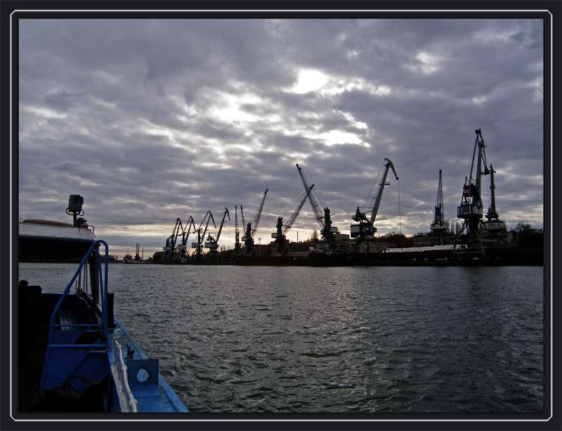 AZOV.AN IMPORTANT SEA-RIVER PORT IN RUSSIA, Азов