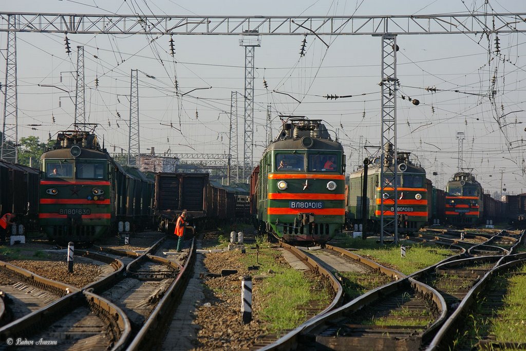Electric locomotives in Bataysk, Батайск