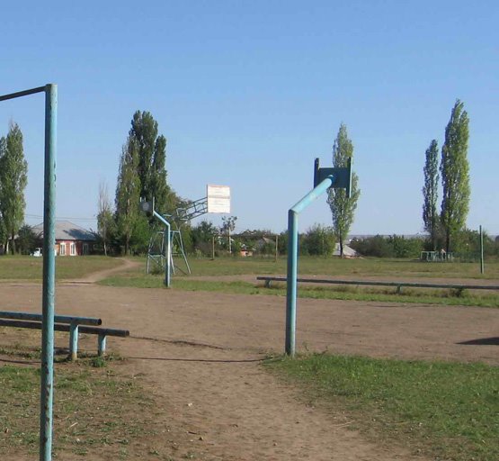 Школьная спортплощадка, Донецк