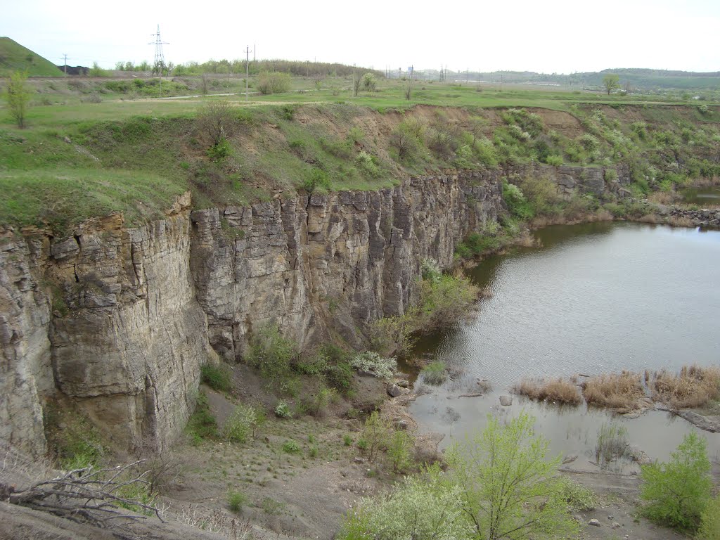 скалы близ п. Быстрогорский, Жирнов