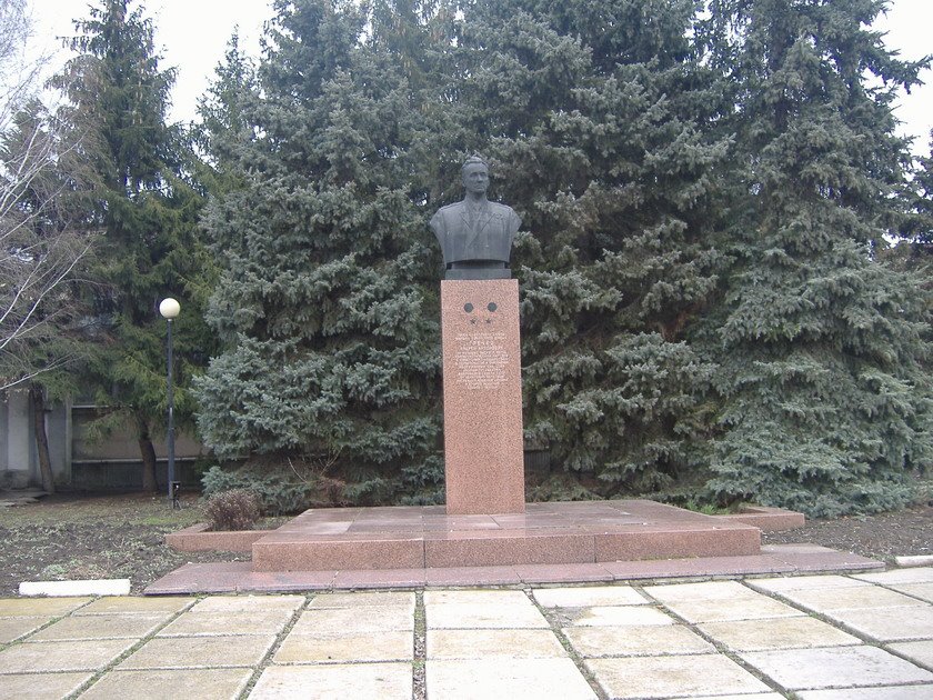 Памятник маршалу Гречко А.А., Куйбышево