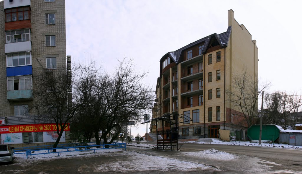 Новый дом в начале улицы Греческой., Таганрог