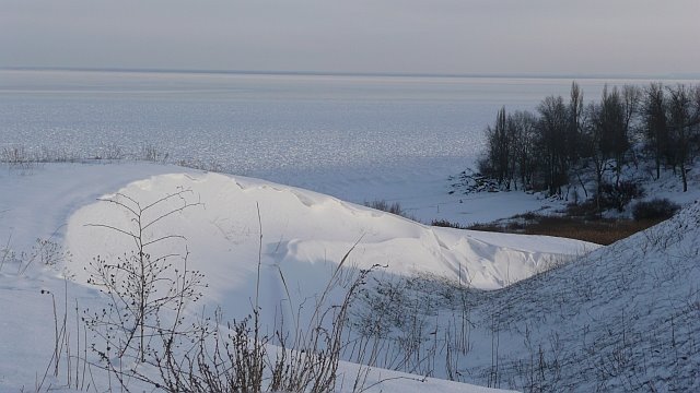 Пляж на турбазе в сугробах, Цимлянск