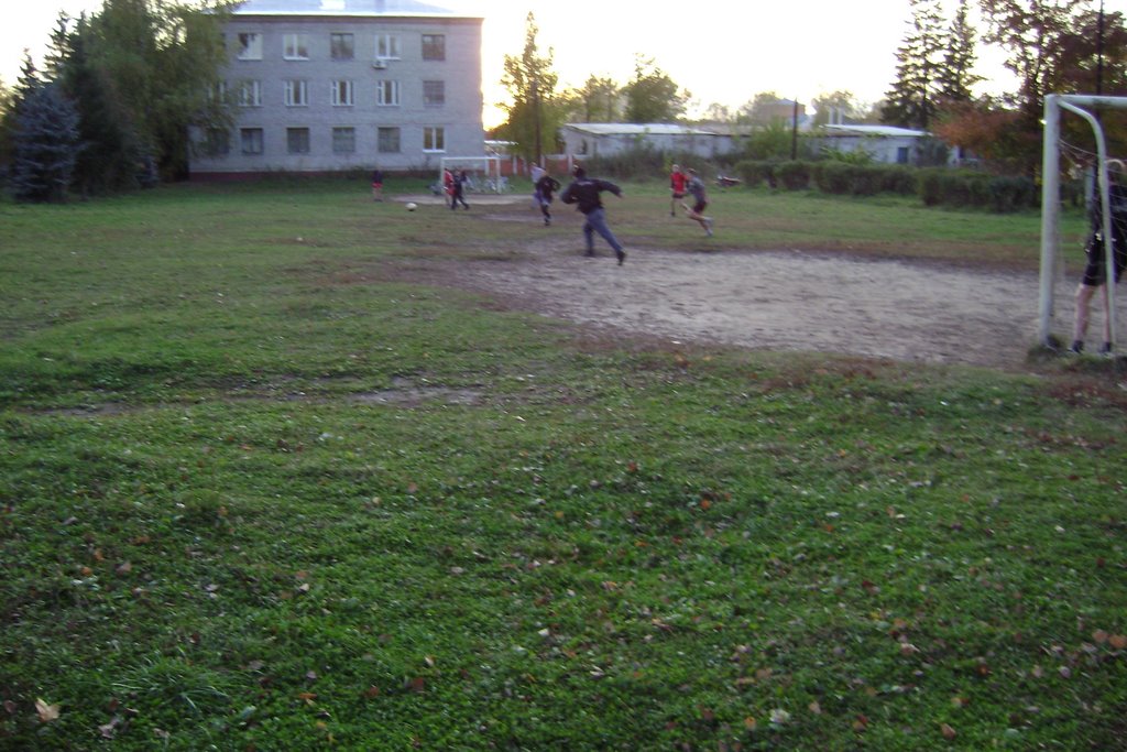 футбол на площадке СПТУ, Ермишь