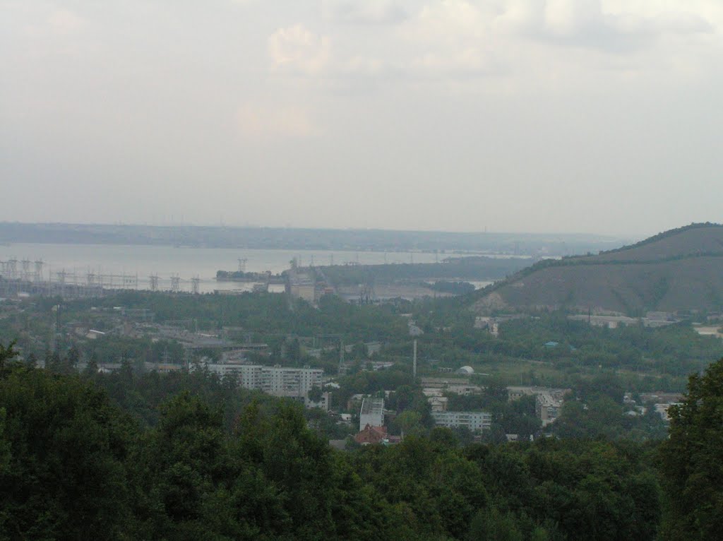 Вид с горнолыжной трассы на Жигулёвскую ГЭС иТольятти, Жигулевск