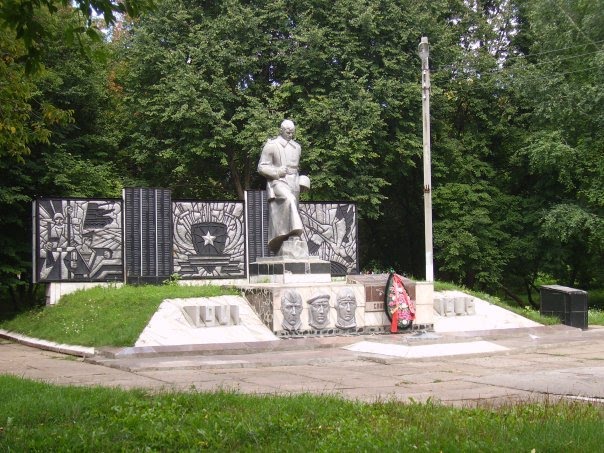 Монумент ВОВ в Исаклах, Исаклы