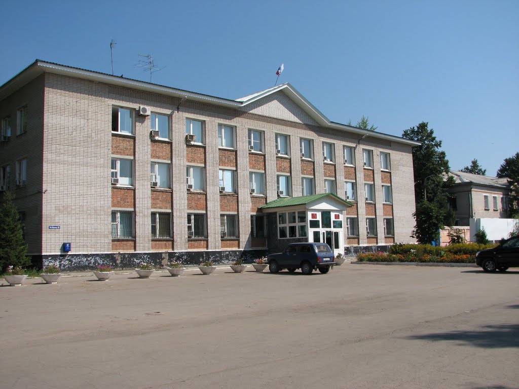 Здание администрации Кинельского района, Кинель
