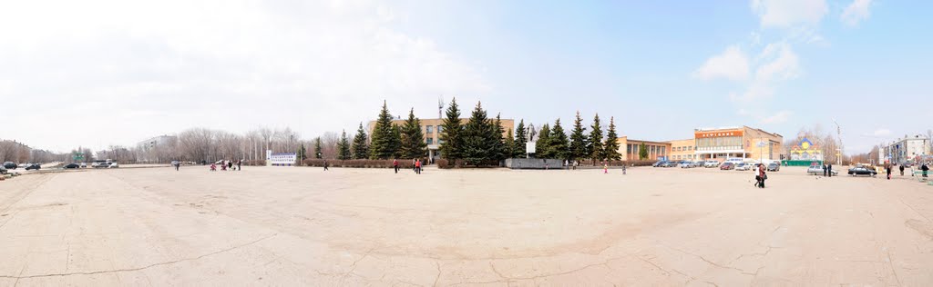 Центральная площадь (Main Square), Нефтегорск