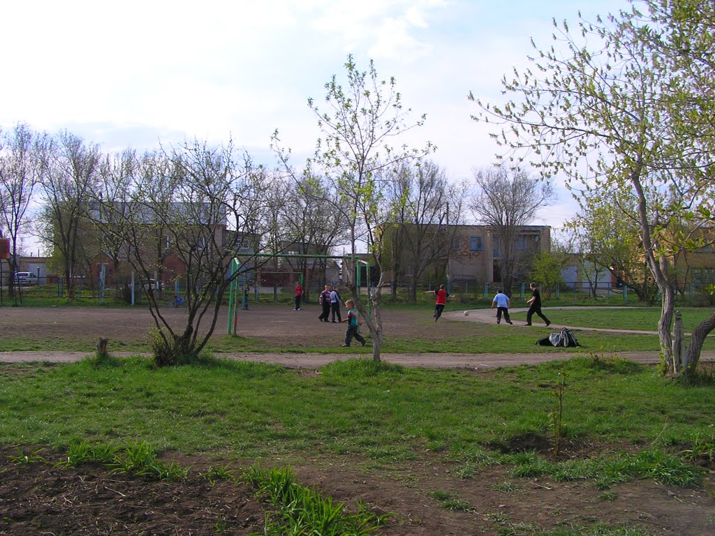Стадион Нефтегорской средней школы №2, Нефтегорск
