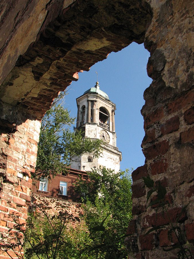 Vyborg. A tower with hours., Выборг