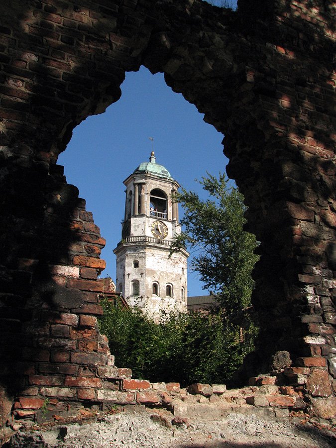 Vyborg. A tower with hours., Выборг