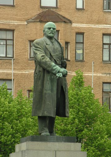 Monument to Lenin on Krasnaya square, Выборг