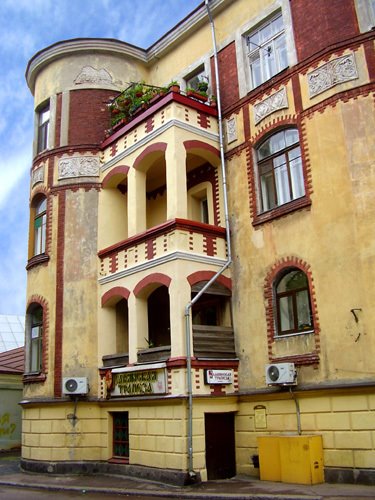 House on Youzhny Val street, Выборг