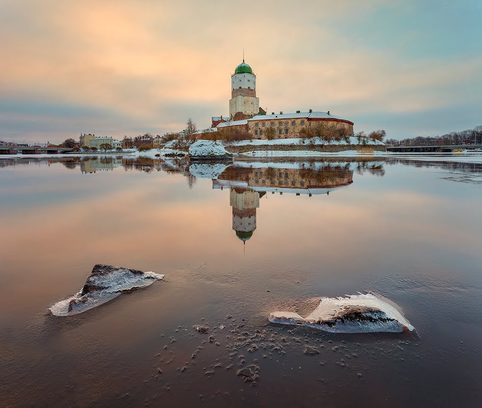 Vyborg : castle, a tower & a couple of stones, Выборг