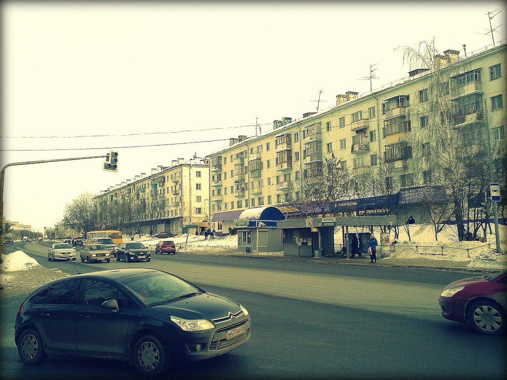Улица Мира - центральная улица Дербышек., Дубровка