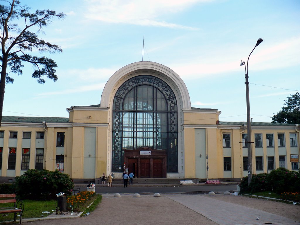 Железнодорожный вокзал Зеленогорска, Зеленогорск