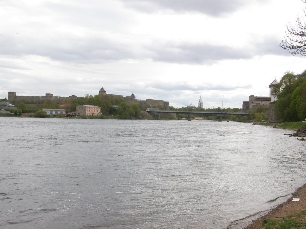 Пограничная река, Ивангород