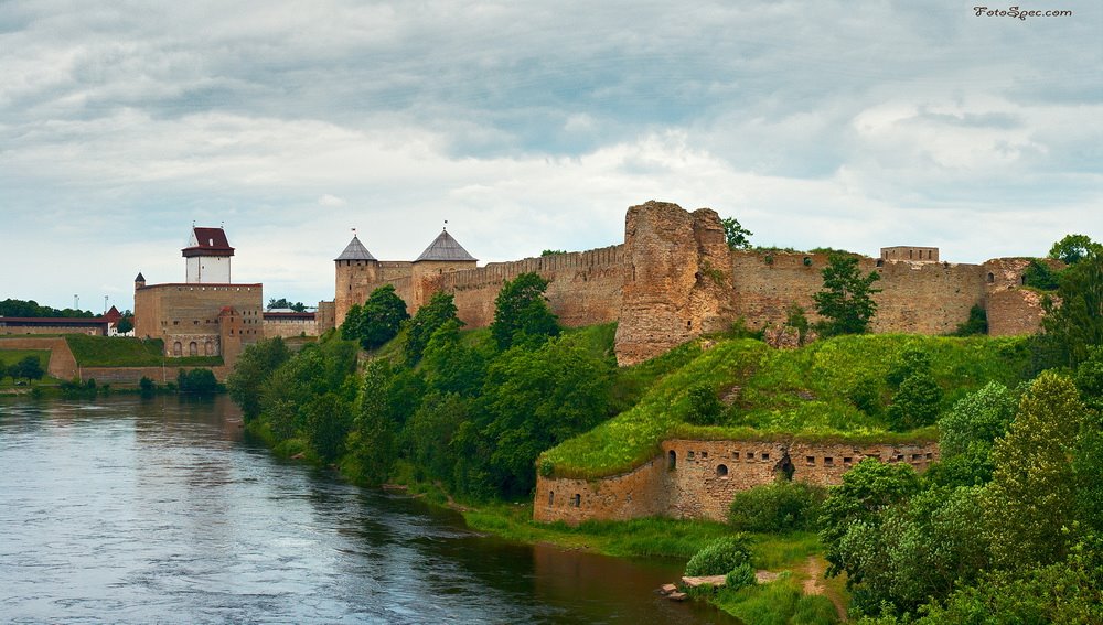 Ivangorod fortress and Narva castle, Ивангород