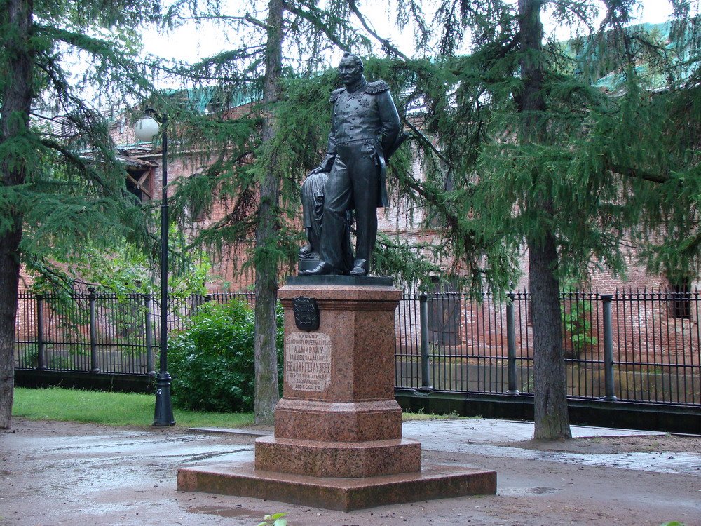 Kronshtadt. Monument to admiral F. Bellisgausen, Кронштадт
