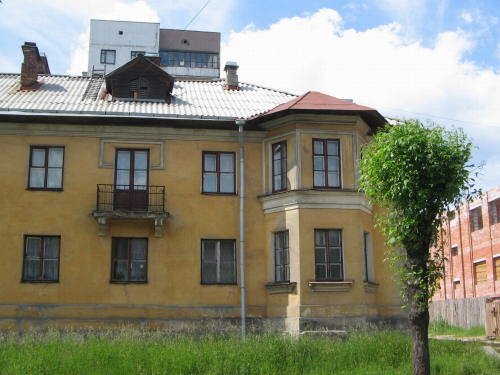 Av. Kirova Old Building, Луга