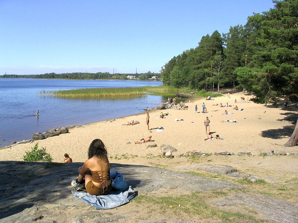 Russia, Priozersk (Käkisalmi). Local beach life (2006)., Приозерск