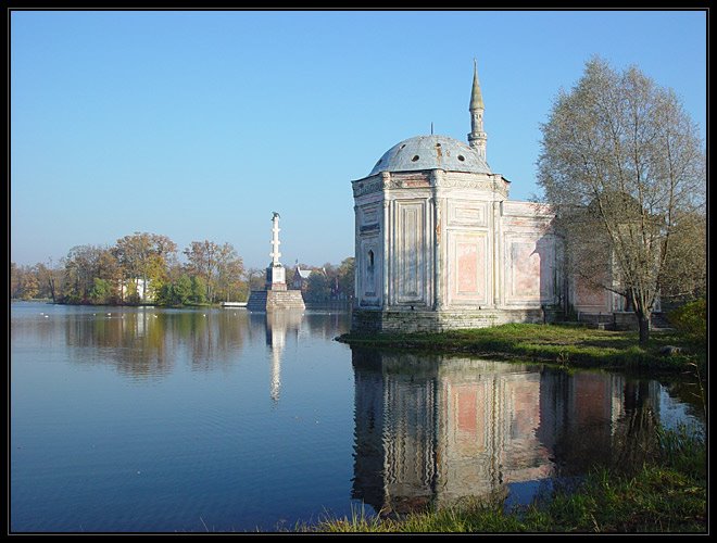 Вид на Чесменскую колонну и Турецкую баню. 2006 год, Пушкин