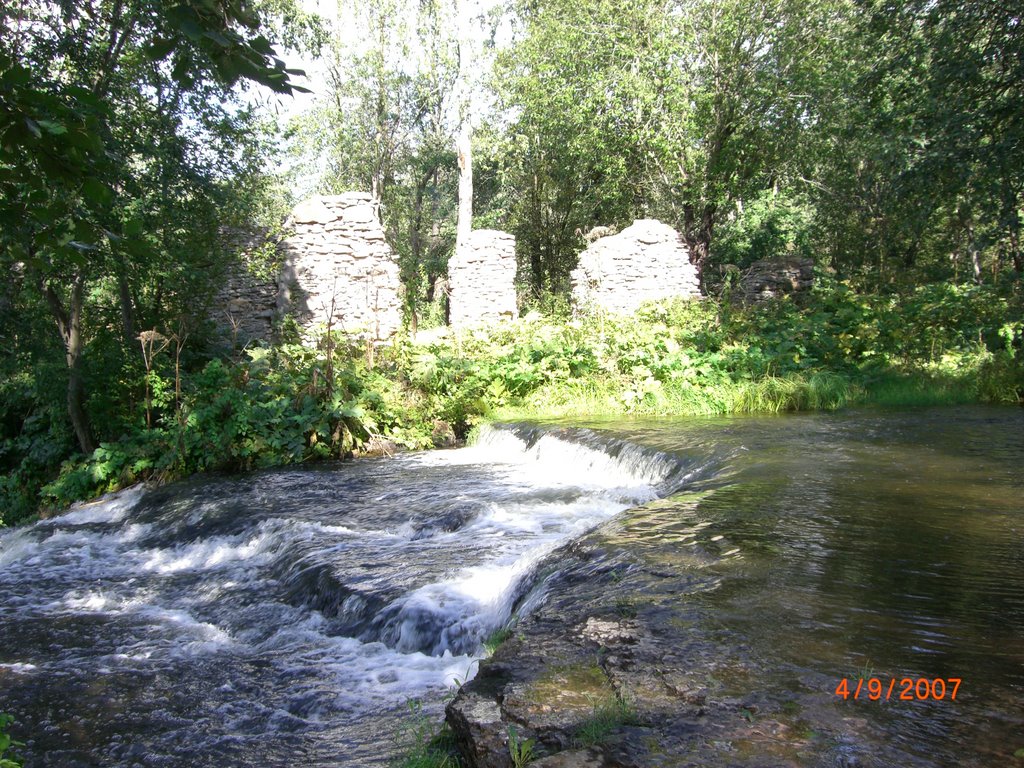 Водопад на р. Кушелке, Сланцы