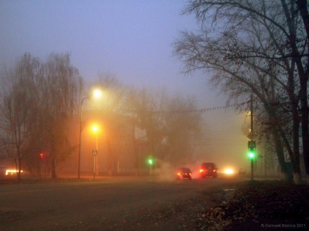 Туманное утро на перекрёстке 30 лет Победы и Луначарского, Балашов
