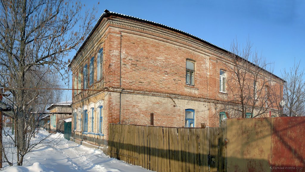 Старая двухэтажка на ул Пугачёвской, Балашов