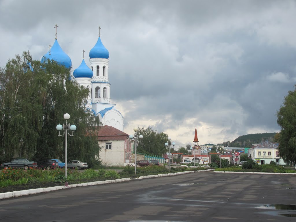 Площадь с видом на церковь, Балтай