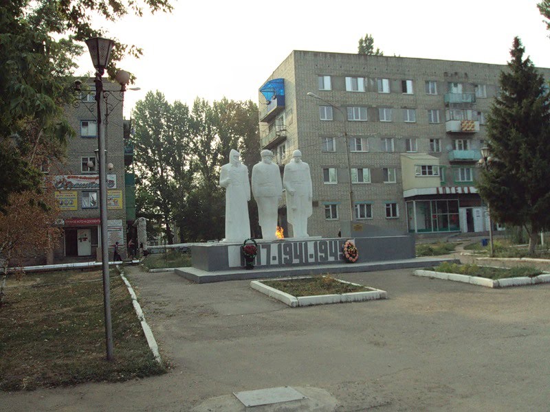 памятник на ул. Советской, Калининск