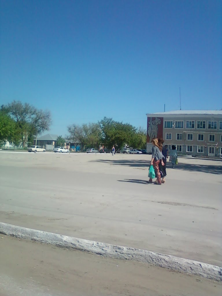 площадь наша безымянная (май 2012), Калининск