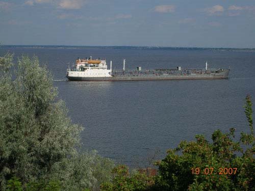 Корабль на Саратовском море, Хвалынск