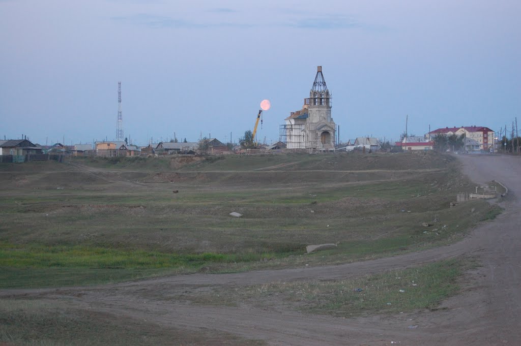 Nyurba Church Under Construction with Moon, Нюрба