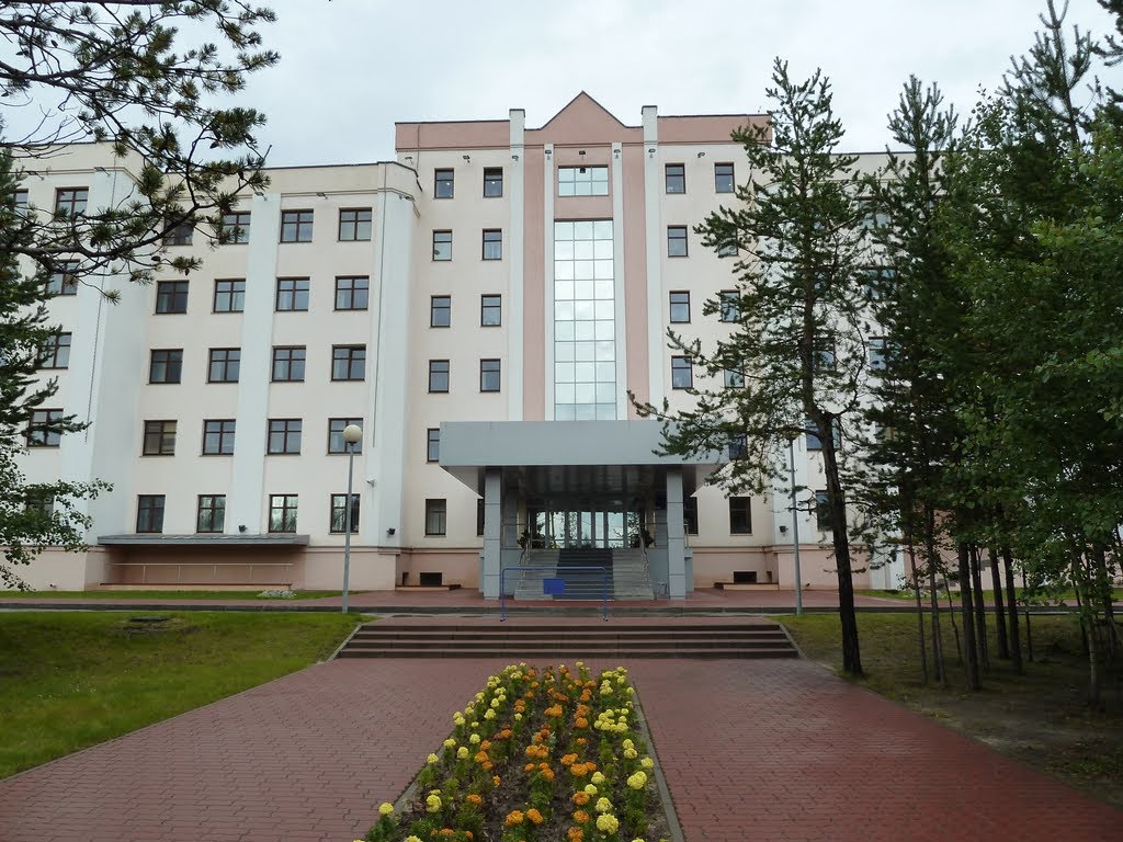 здание Геологического-научно аналитического центра ГЕОНАЦ, Ноябрьск