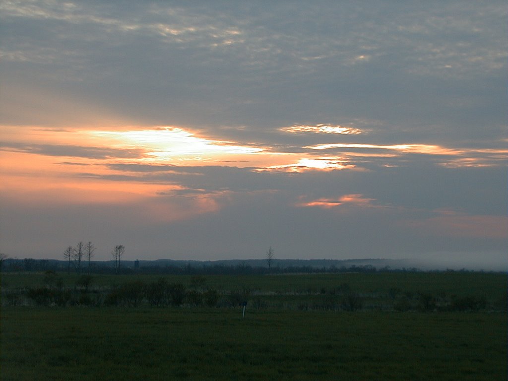 Sunset of Konsen plateau　根釧台地夕景, Южно-Курильск