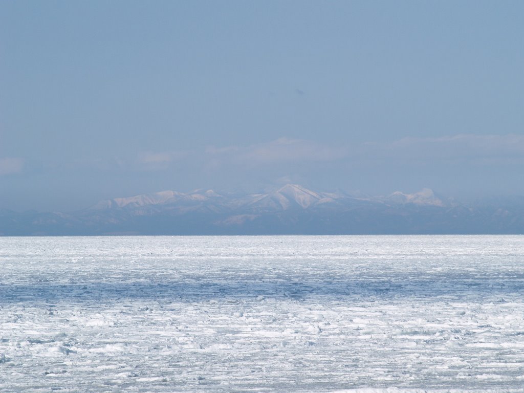 斜里岳と流氷, Южно-Курильск