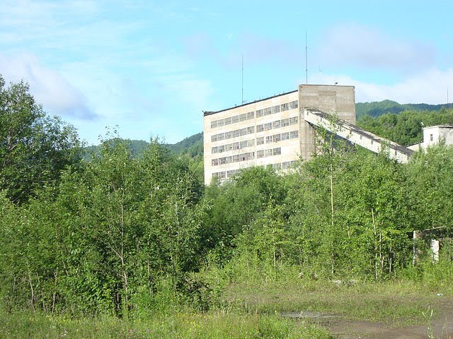 фабрика, Вахрушев