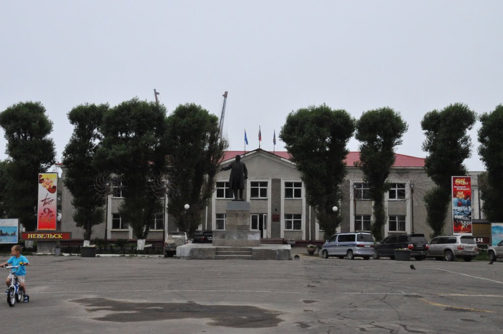 Администрация города август 2010, Невельск