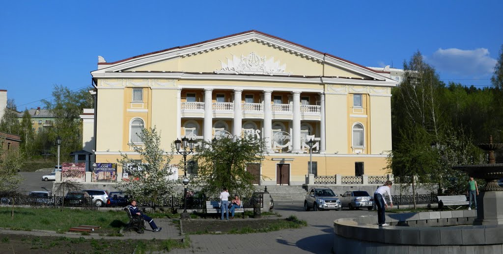 Театр оперетты Урала, Новоуральск, май 2011г., Новоуральск