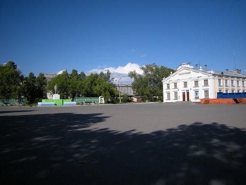 Square 1, Артемовский