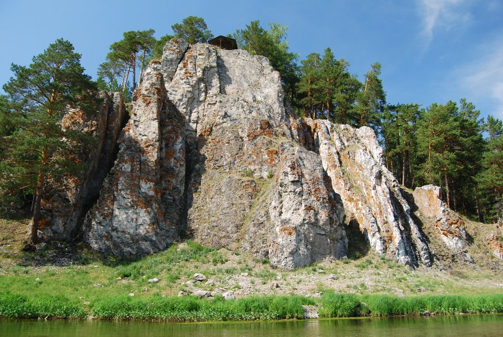 река Нейва, камень Шайтан, Зыряновский