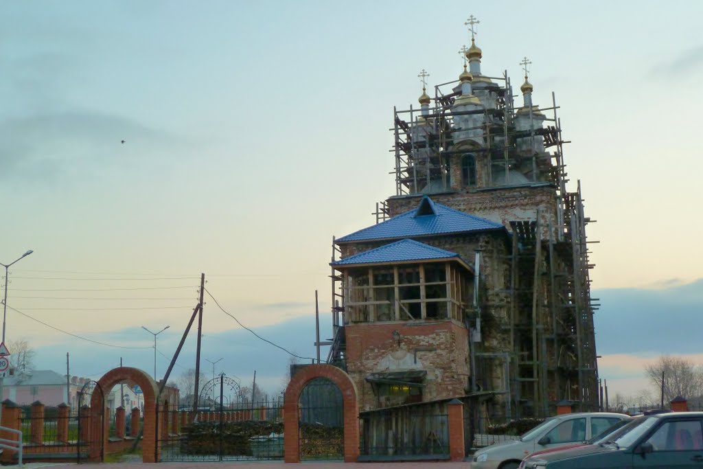Карпинск. Введенский собор, главный вход., Карпинск