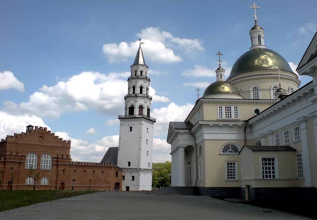 The Cathedral of the Transfiguration of the Saviour and Leaning Tower of Nevyansk / Собор Спаса Преображения и падающая башня, Невьянск