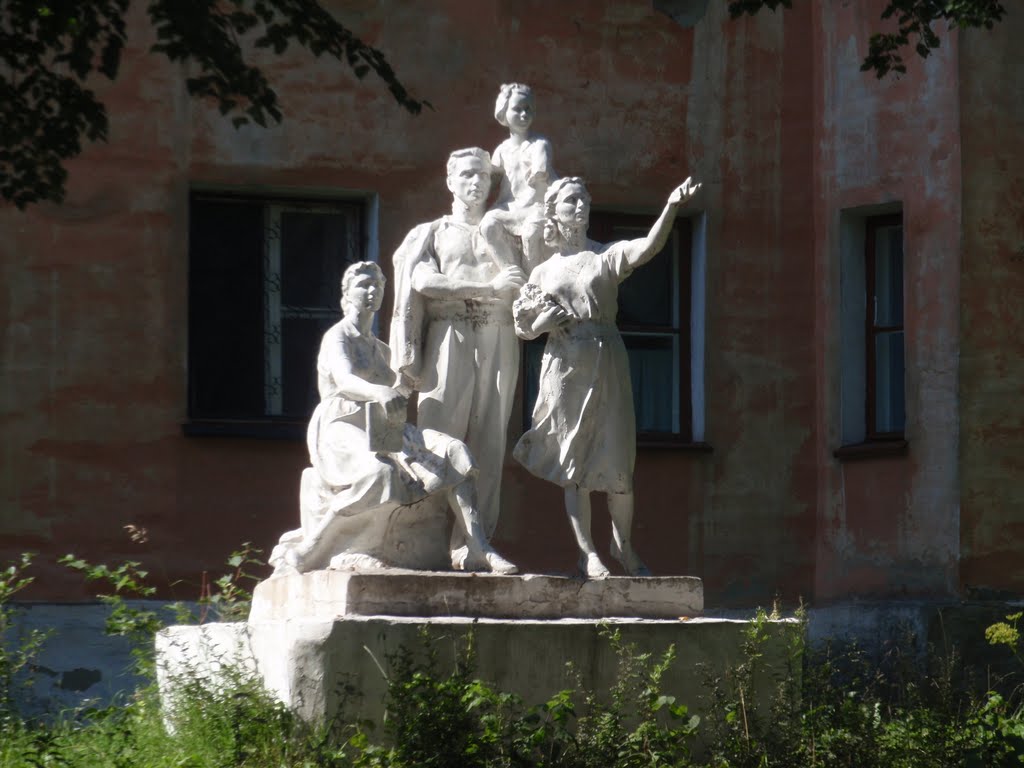 Памятник, Нижняя Тура